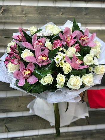 Букет цветов из: Розы и Хризантемы в Екатеринбурге