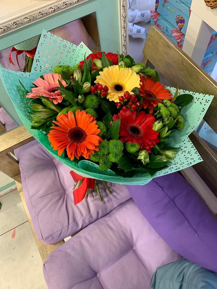 Букет цветов из: Герберы, Хризантемы и Альстромерии в Екатеринбурге