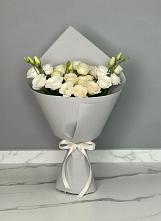 Букет цветов из:  Розы и Лизиантусы в Екатеринбурге